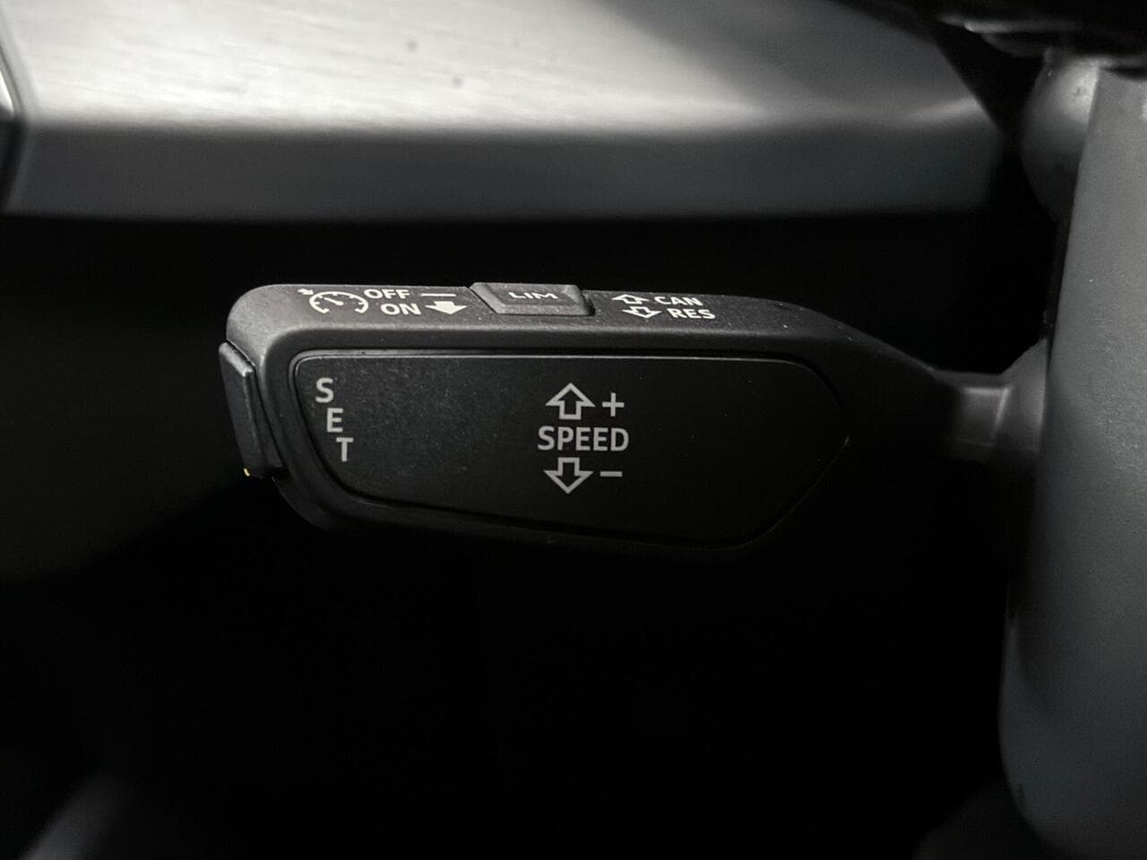 Audi Q2 thumbnail Misc Controls