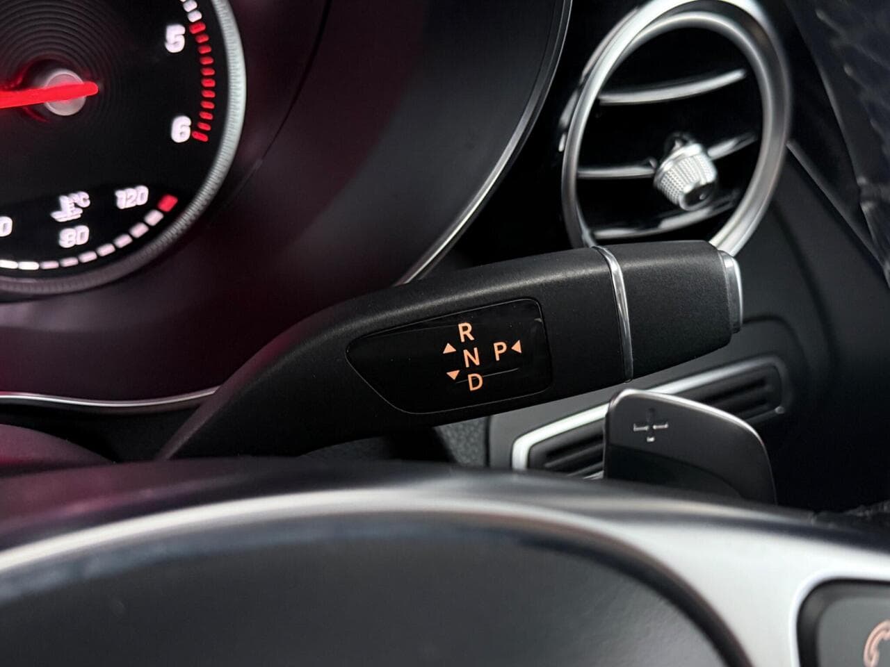 Mercedes-Benz GLC thumbnail Misc Controls
