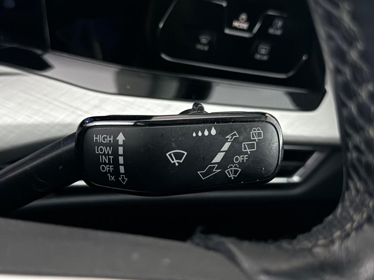 Volkswagen Golf thumbnail Misc Controls