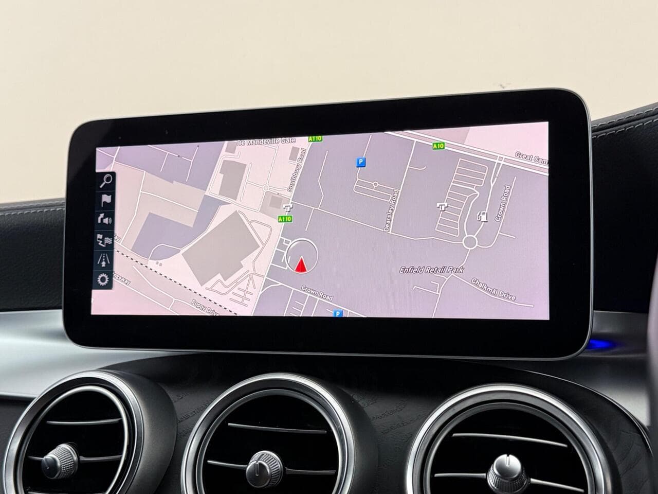 Mercedes-Benz C Class thumbnail Infotainment System
