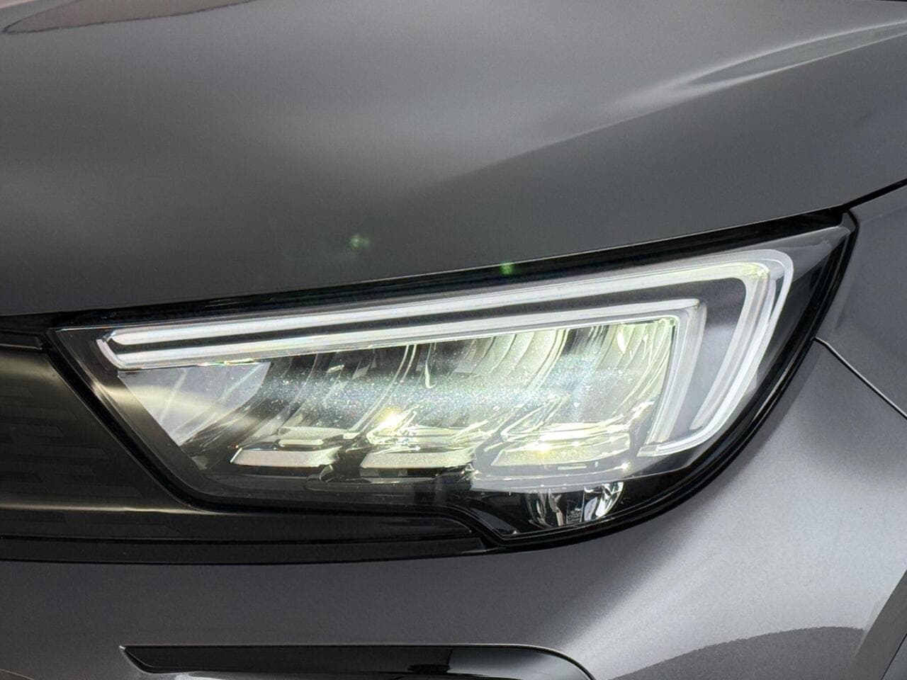 Vauxhall Crossland thumbnail Lights Front