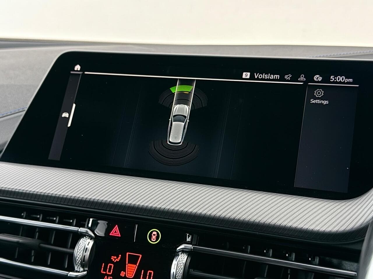 BMW 1 Series thumbnail Infotainment System