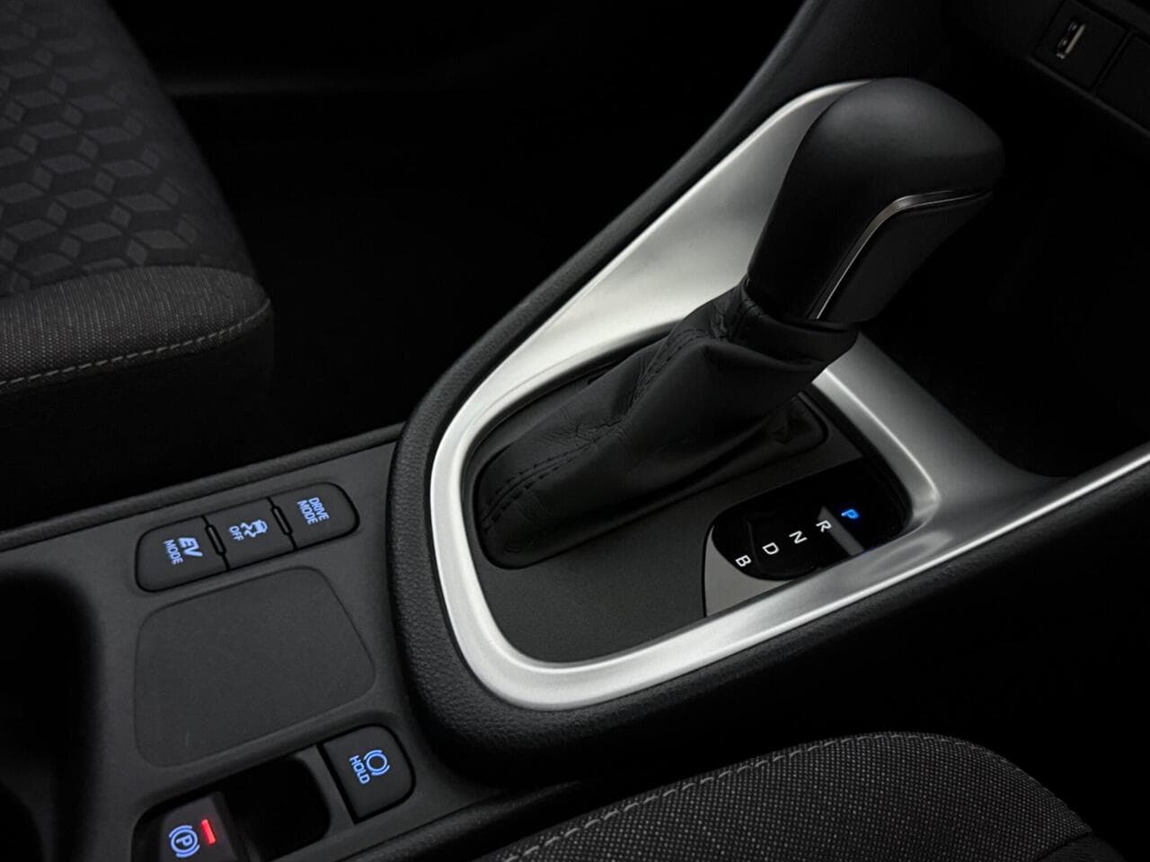 Toyota Yaris thumbnail Misc Controls