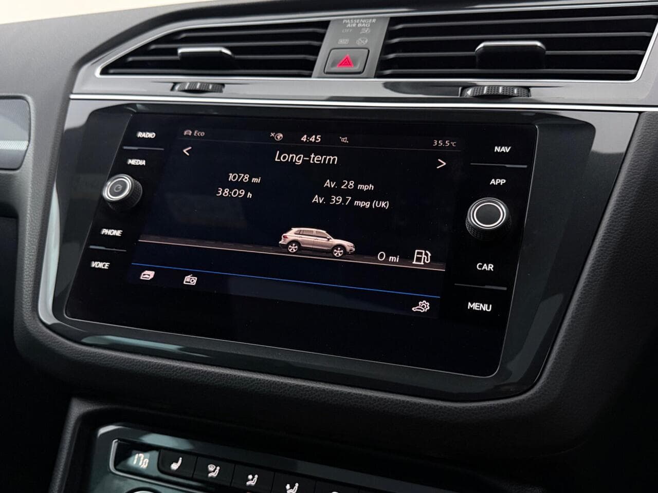 Volkswagen Tiguan thumbnail Infotainment System