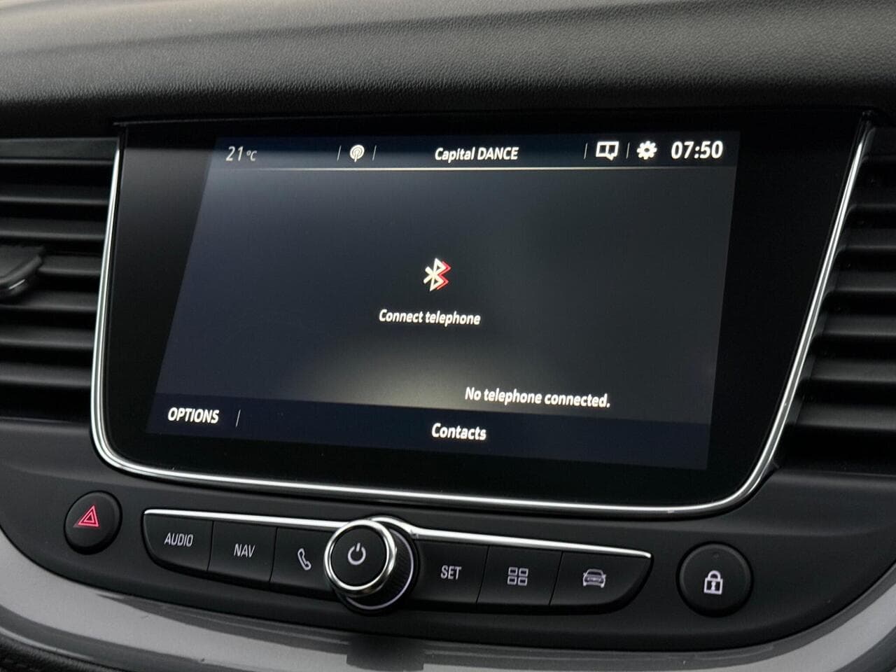 Vauxhall Grandland X thumbnail Infotainment System