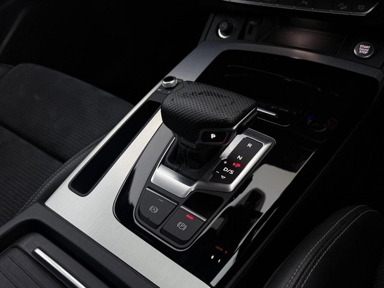 Audi Q5 thumbnail Interior Front