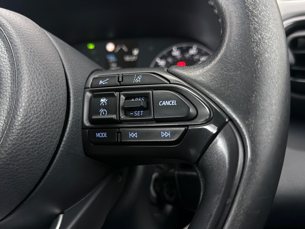 Toyota Yaris thumbnail Misc Controls