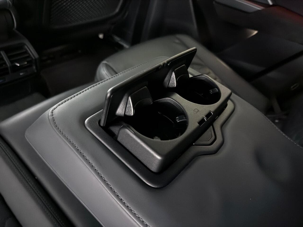 Audi RS Q3 thumbnail Interior Front