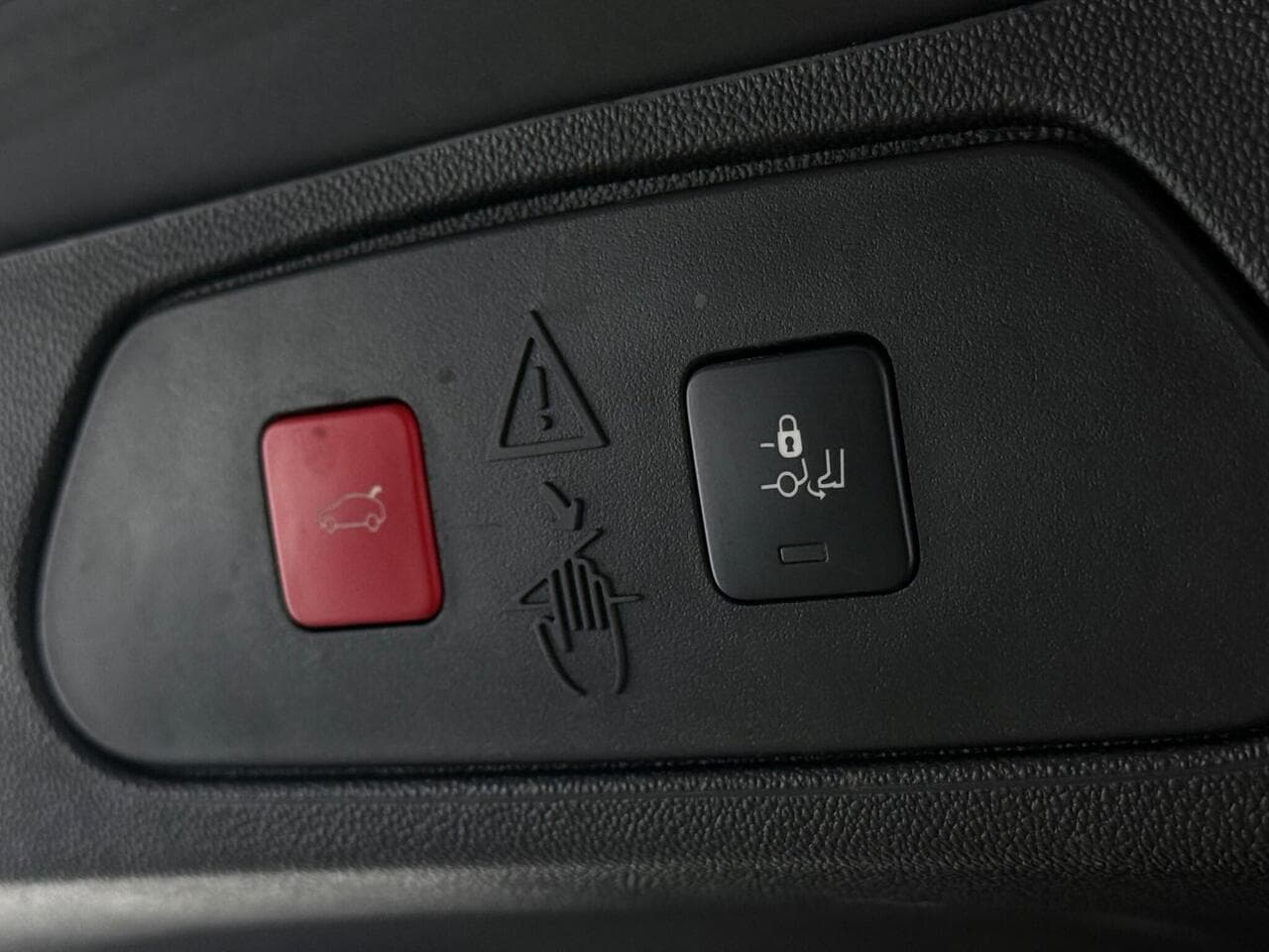 Vauxhall Grandland thumbnail Misc Controls