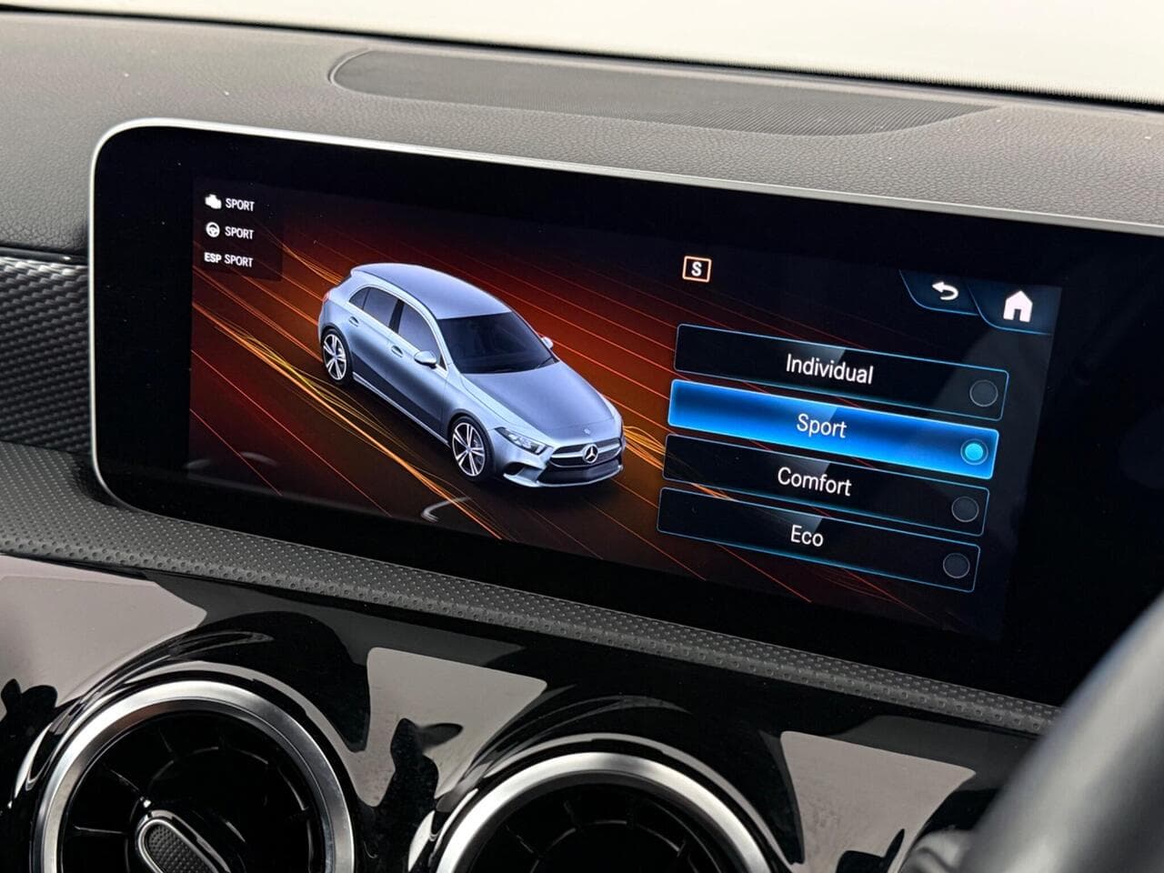Mercedes-Benz A Class thumbnail Infotainment System
