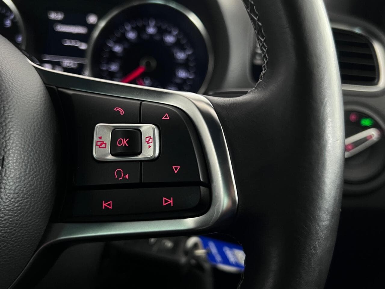 Volkswagen Polo thumbnail Misc Controls