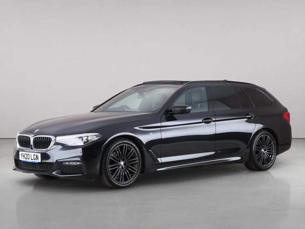 BMW 5 Series thumbnail Front Left