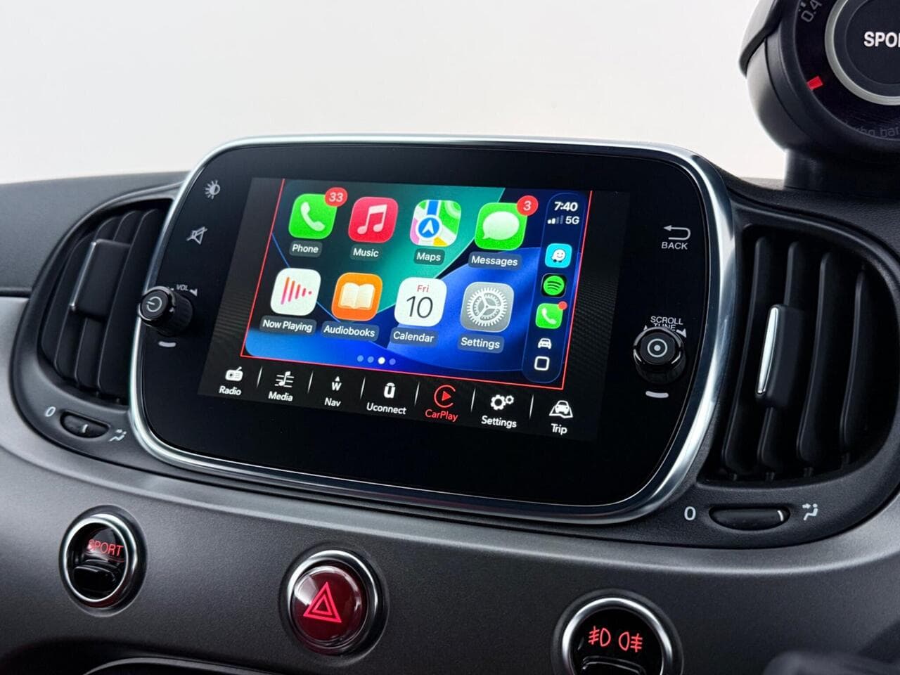 Abarth 595 thumbnail Infotainment System