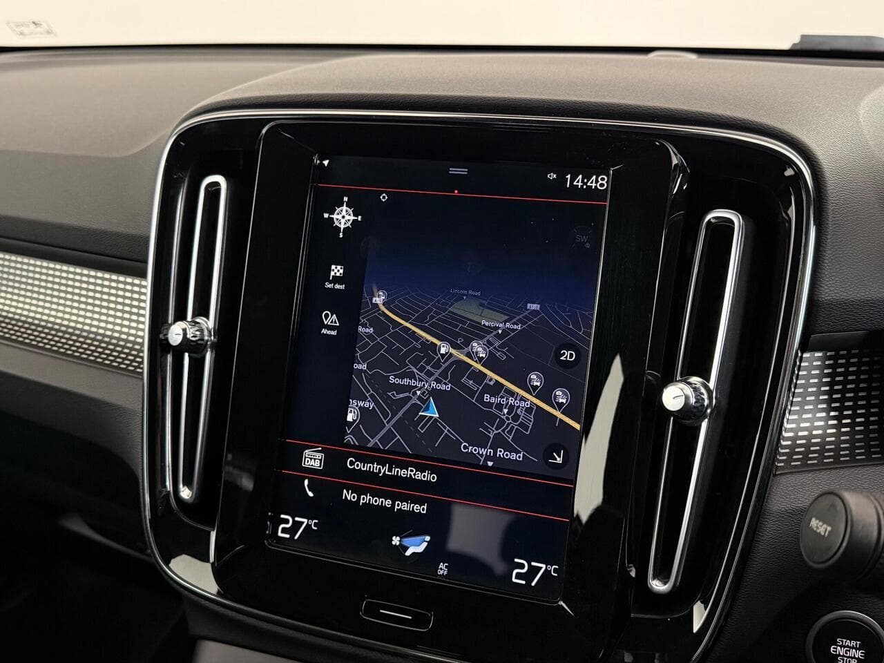 Volvo XC40 thumbnail Infotainment System