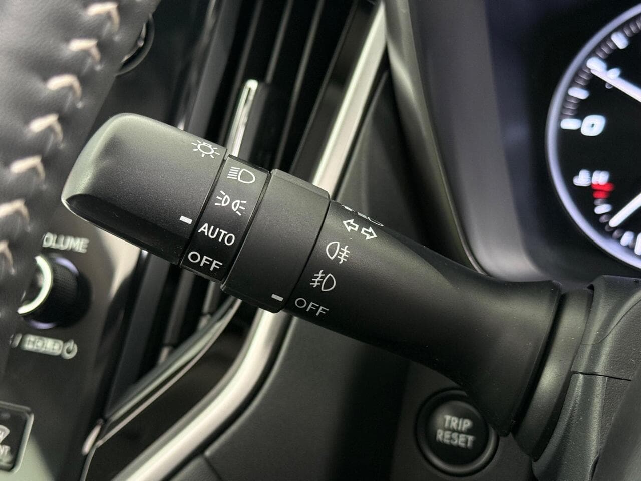 Subaru Outback thumbnail Misc Controls