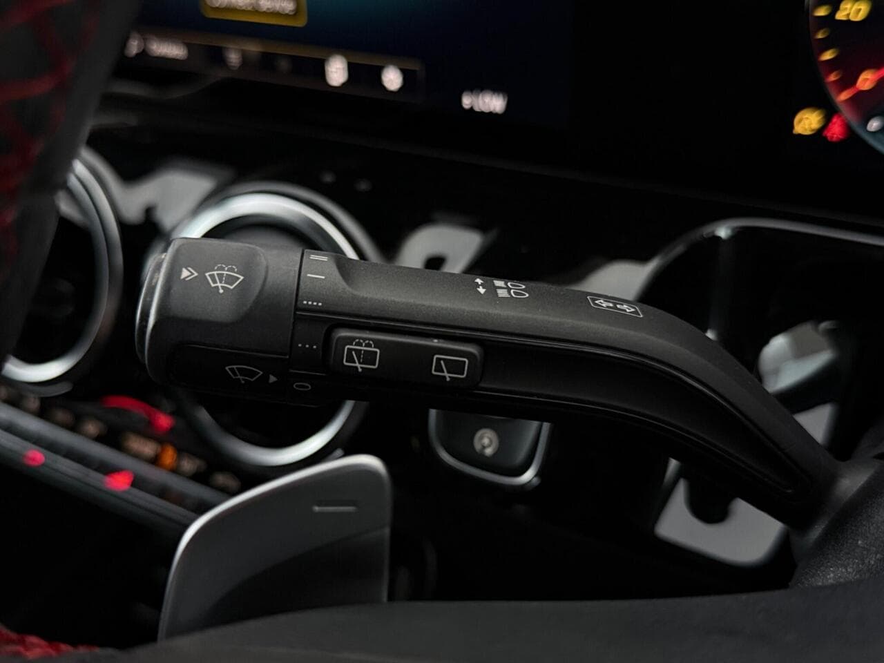 Mercedes-Benz GLA thumbnail Misc Controls