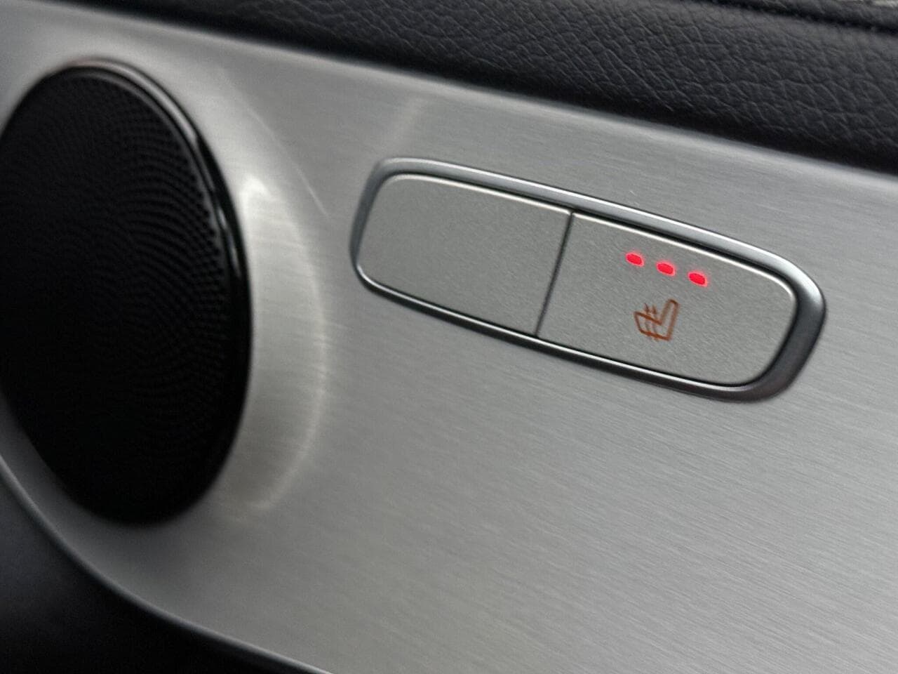 Mercedes-Benz GLC thumbnail Misc Controls