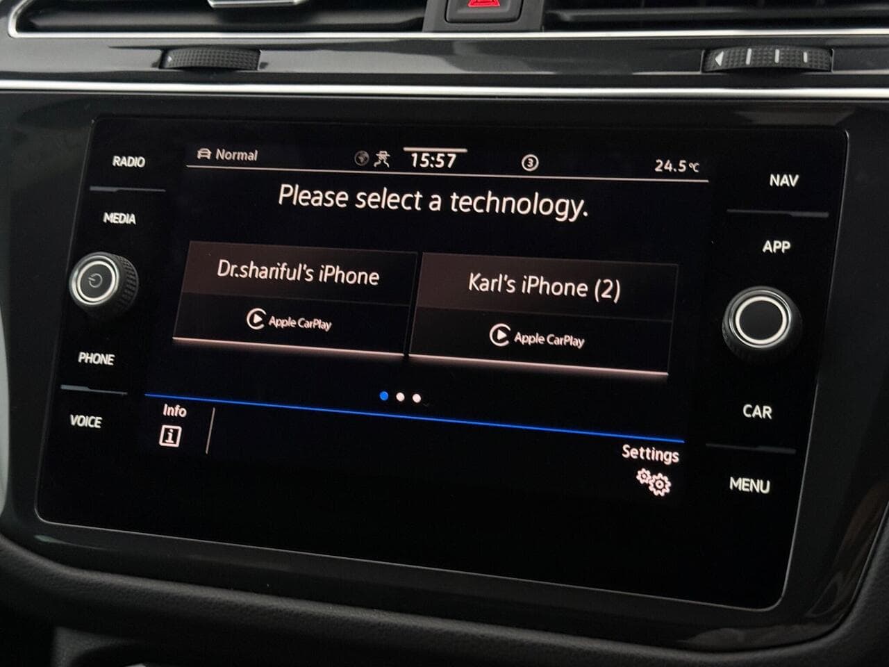 Volkswagen Tiguan thumbnail Infotainment System