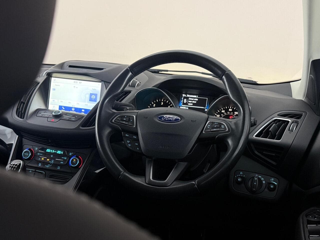 Ford Kuga thumbnail Interior Front