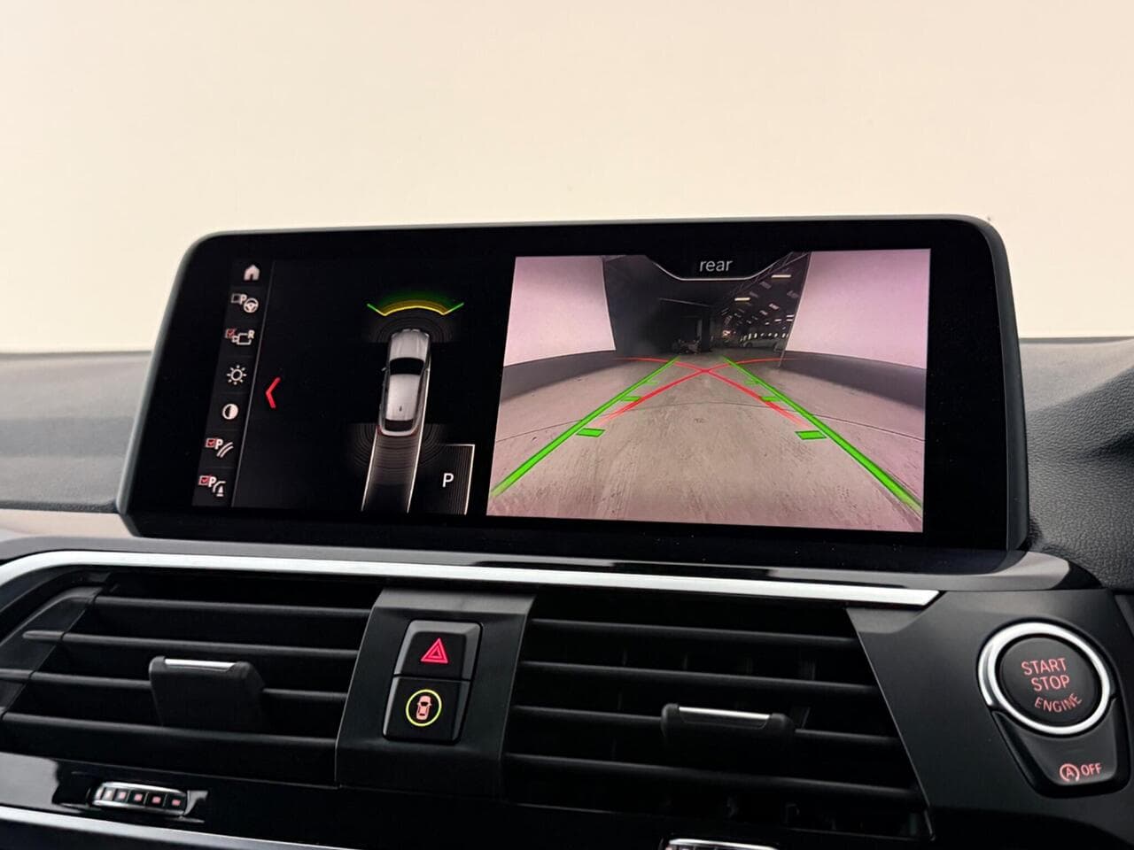 BMW X4 thumbnail Infotainment System