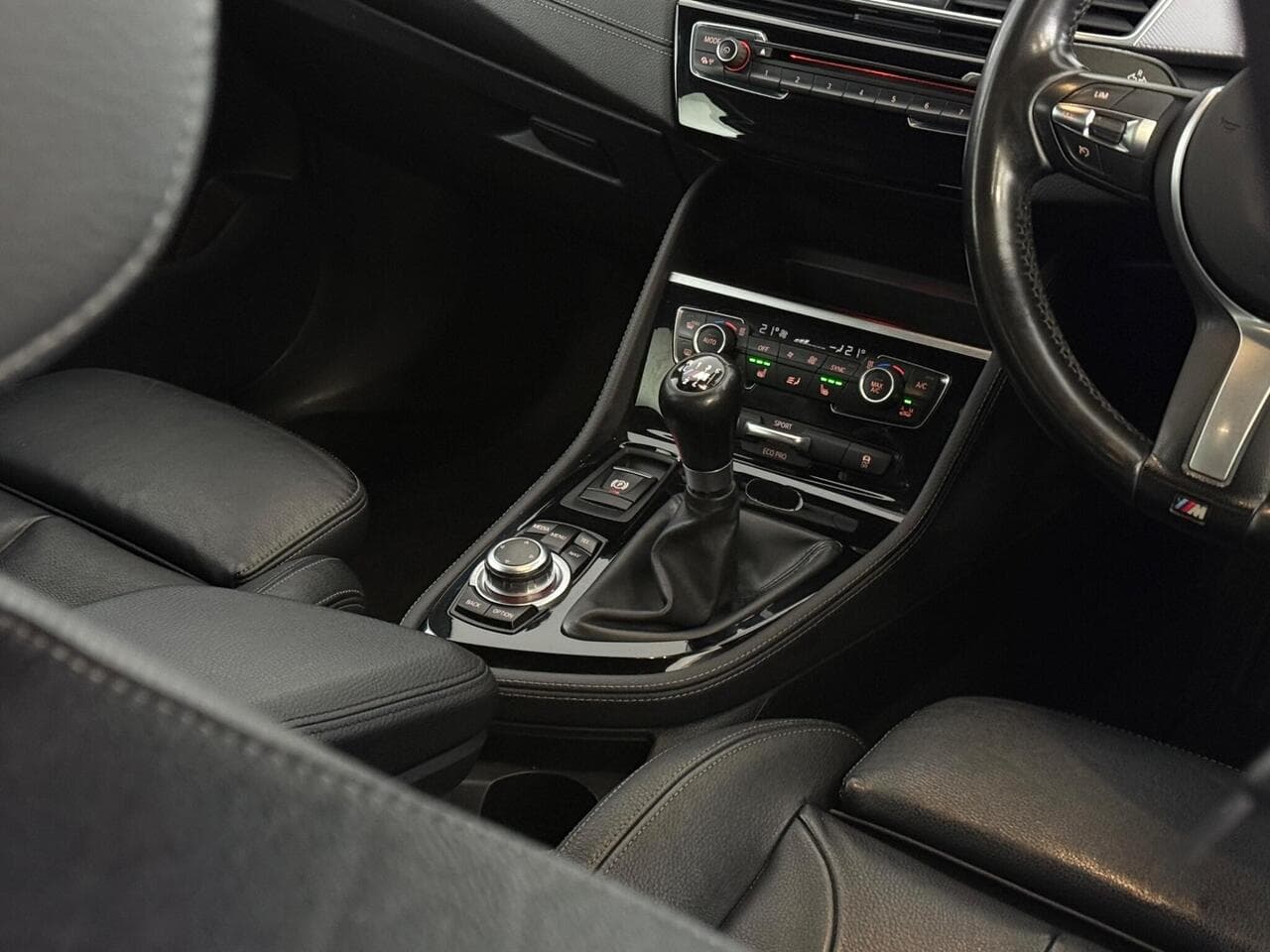BMW 2 Series Gran Tourer thumbnail Interior Front