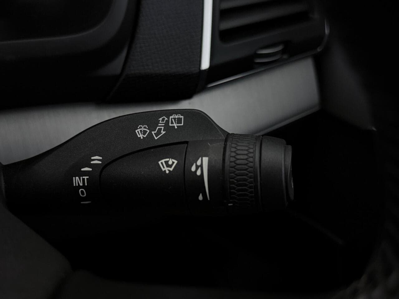 Volvo XC90 thumbnail Misc Controls