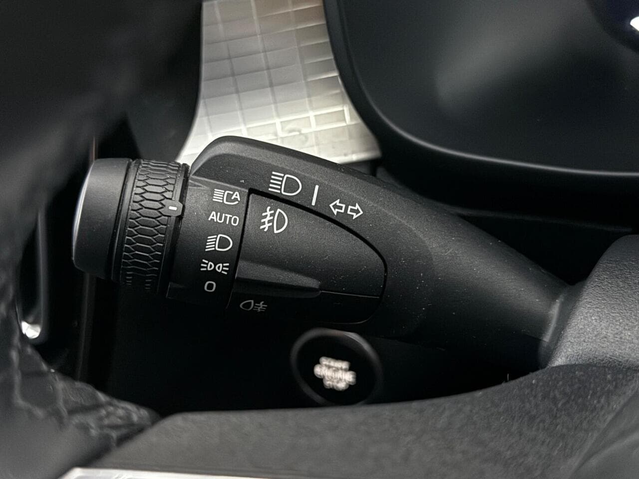 Volvo XC40 thumbnail Misc Controls