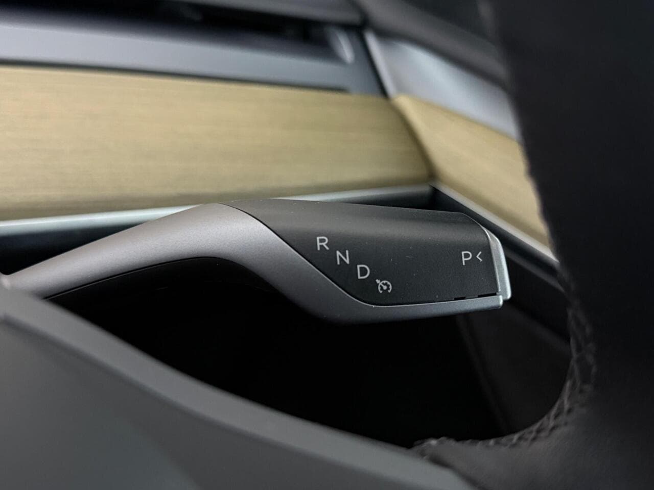 Tesla Model Y thumbnail Misc Controls