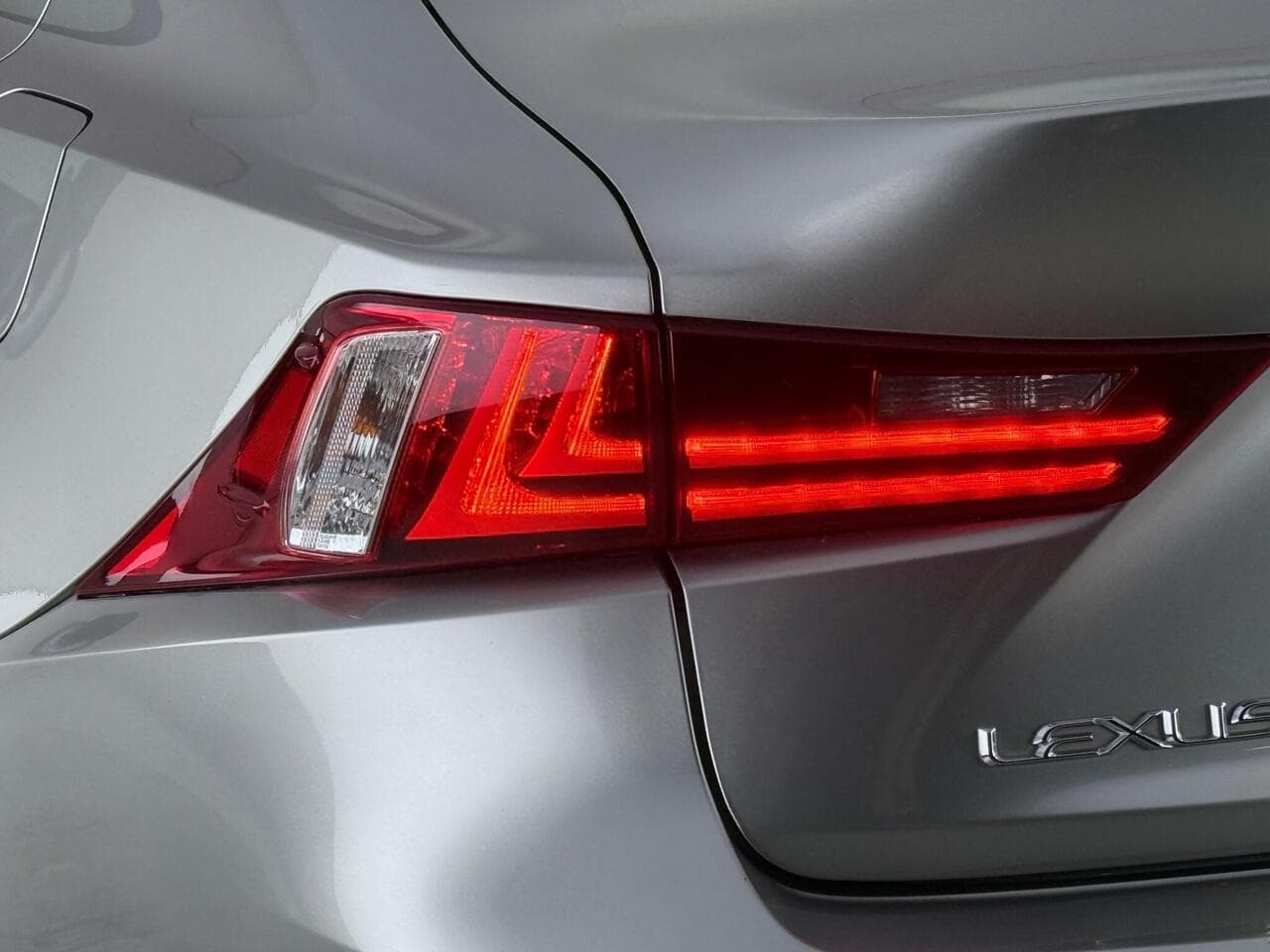 Lexus IS thumbnail Lights Rear