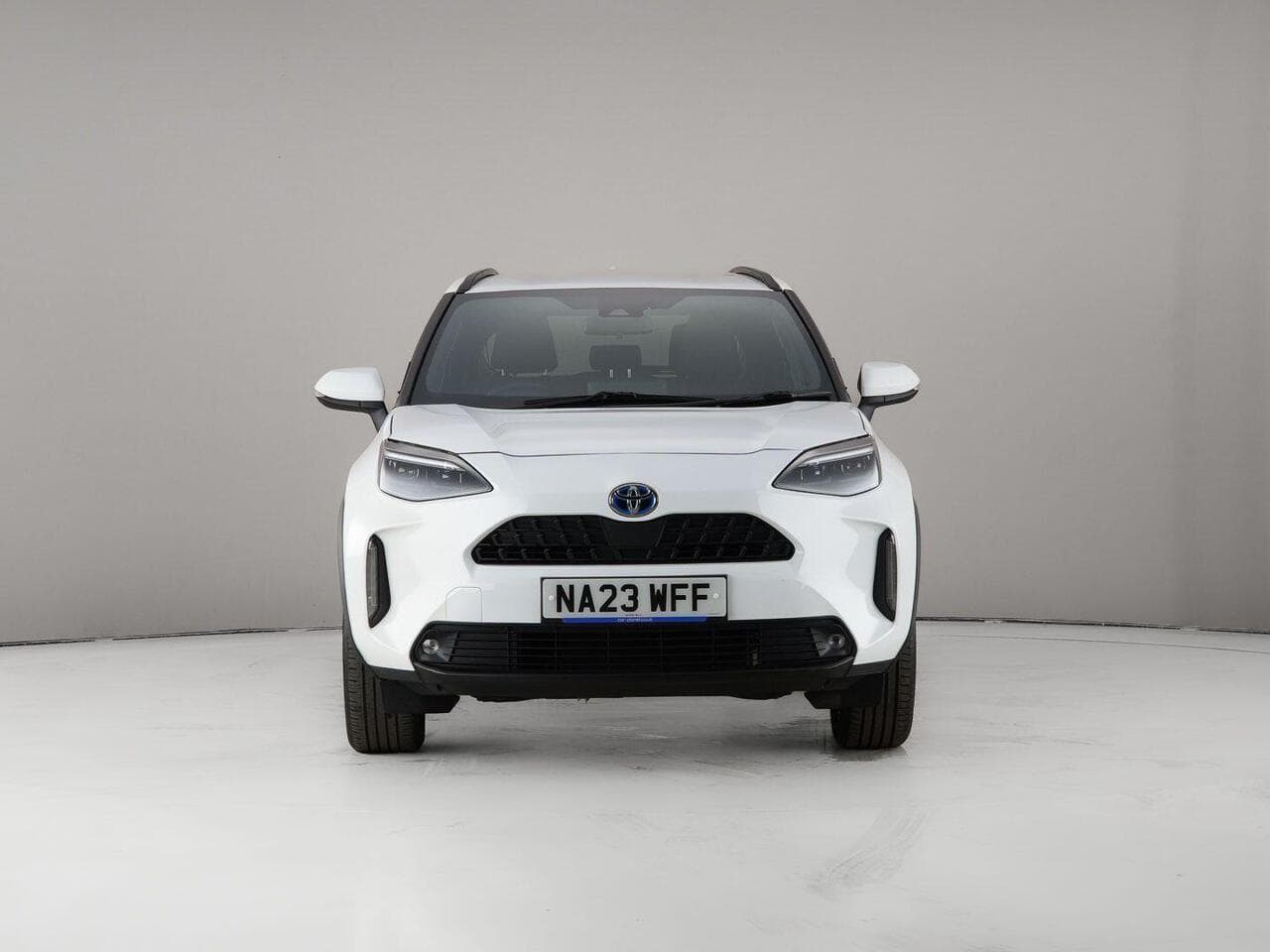 Toyota Yaris Cross thumbnail Front