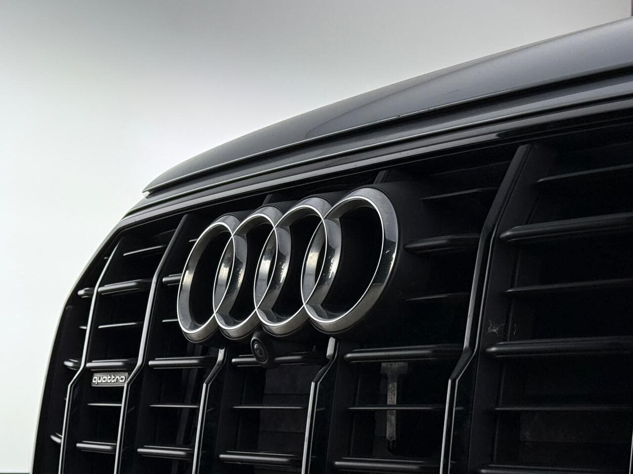 Audi Q7 thumbnail Badge Exterior