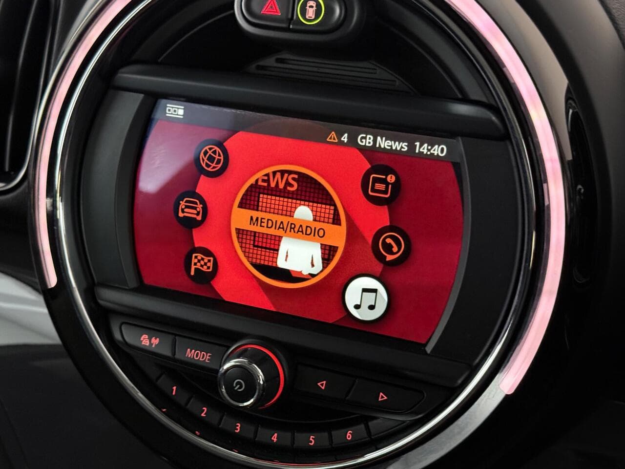 MINI Countryman thumbnail Infotainment System