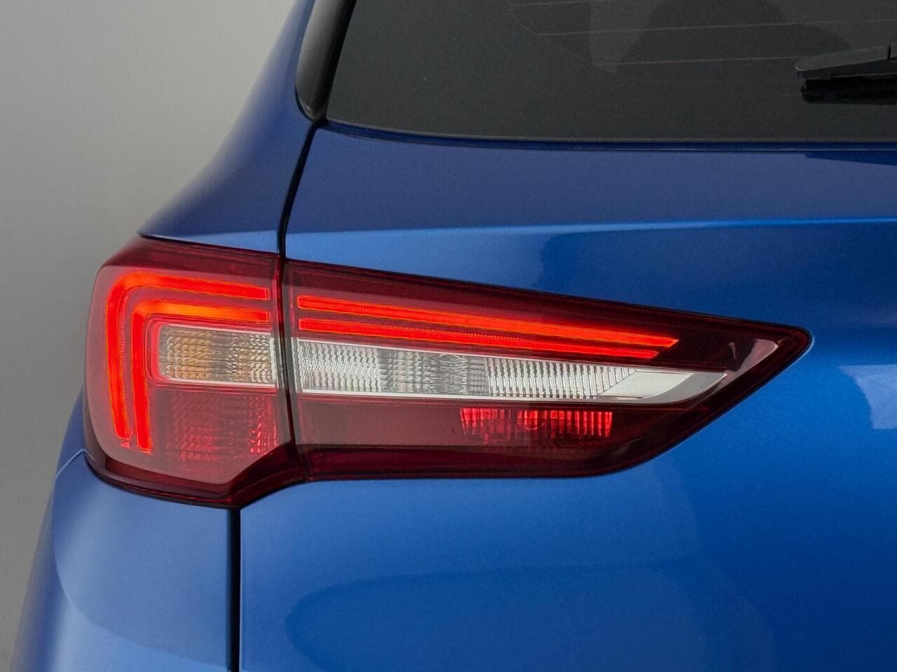 Vauxhall Grandland X thumbnail Lights Rear