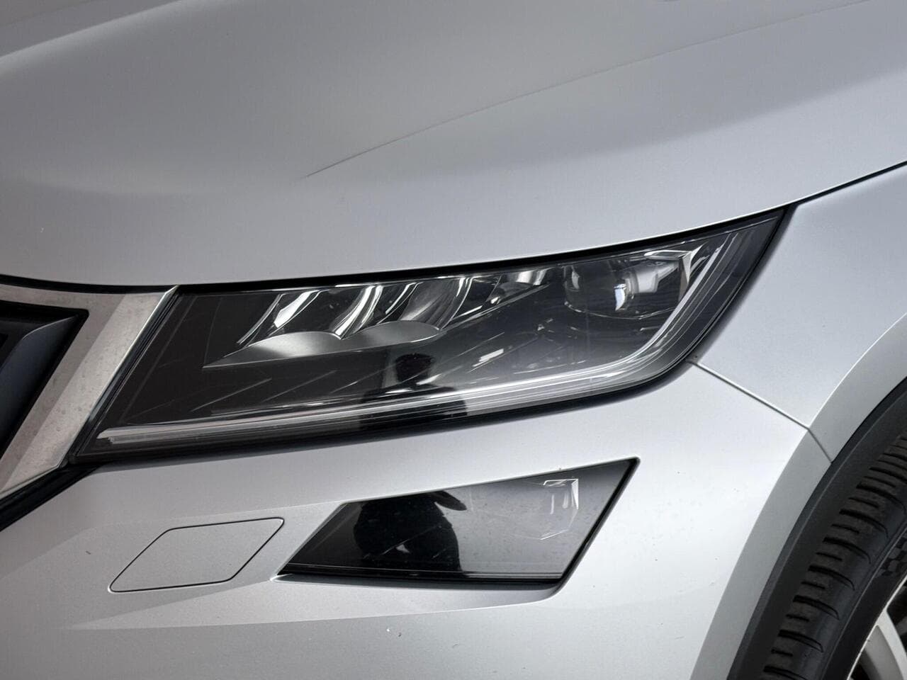 Skoda Kodiaq thumbnail Lights Front