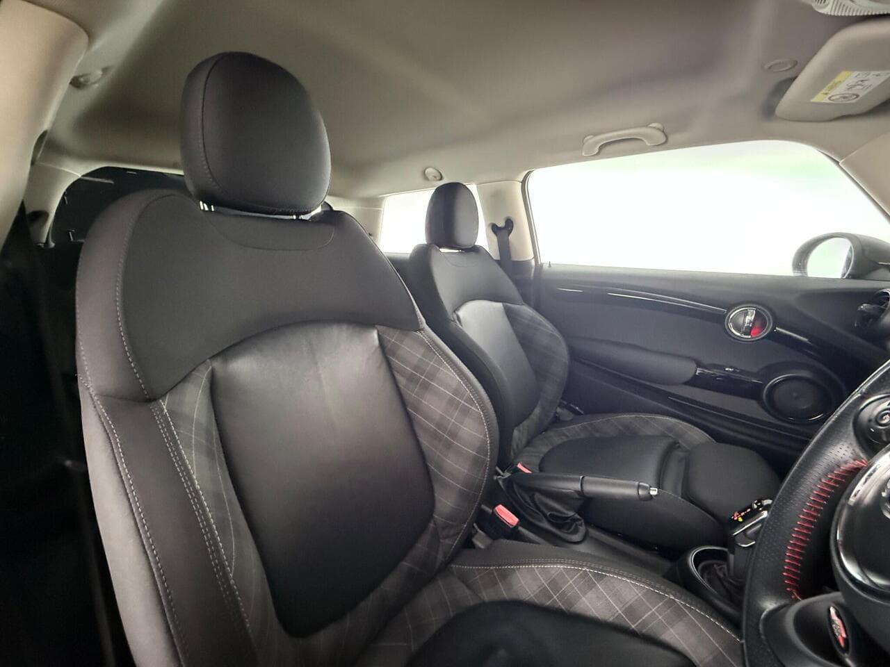 MINI Hatch thumbnail Seat Driver