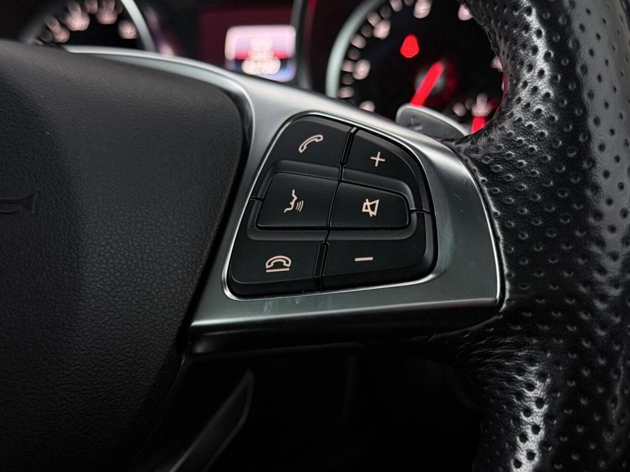 Mercedes-Benz SLC thumbnail Misc Controls