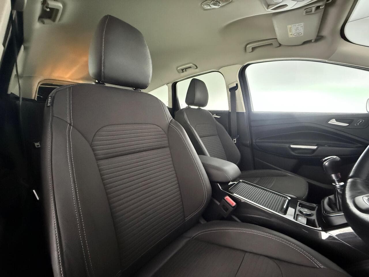 Ford Kuga thumbnail Seat Driver