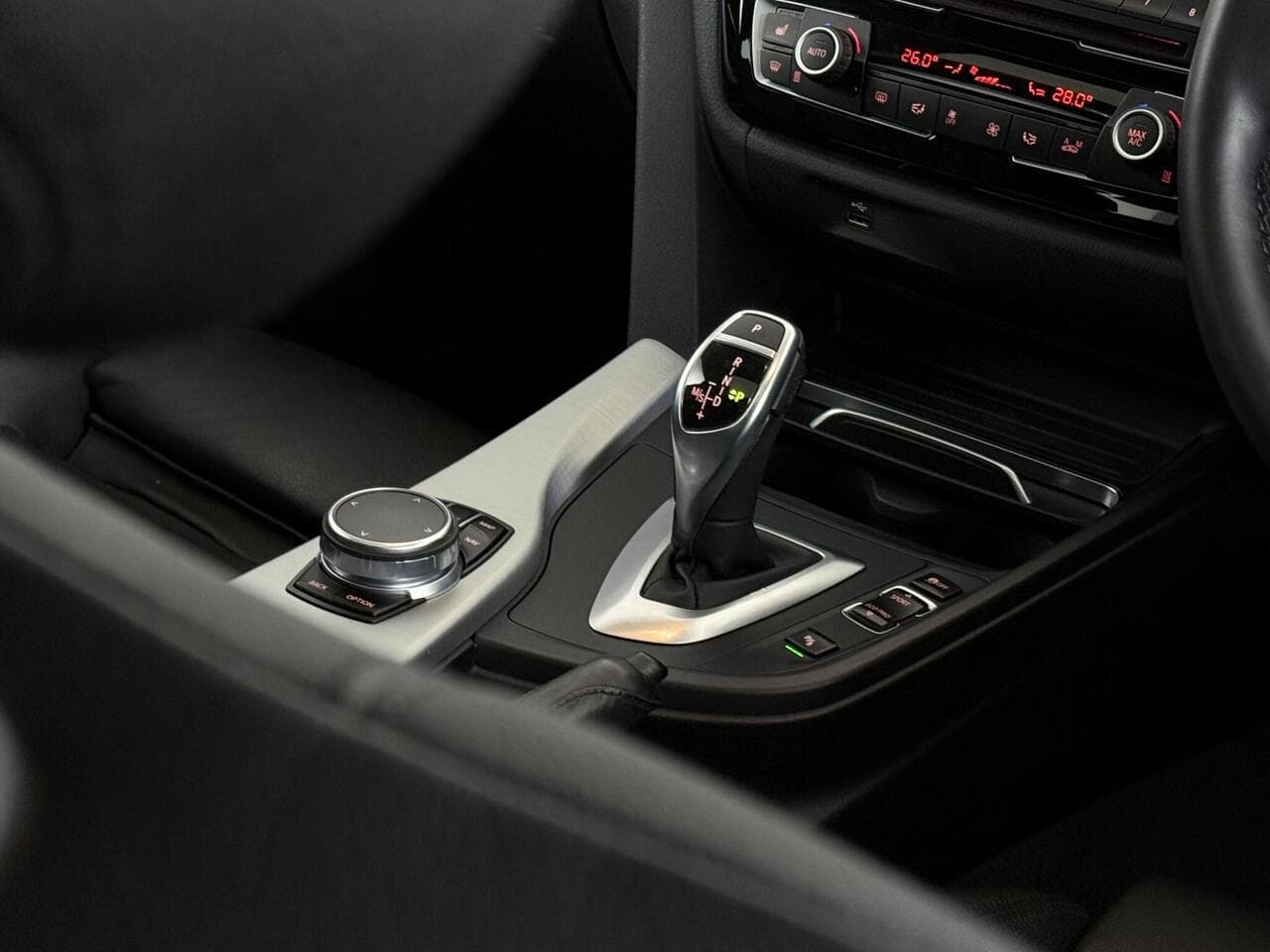 BMW 4 Series Gran Coupe thumbnail Interior Front