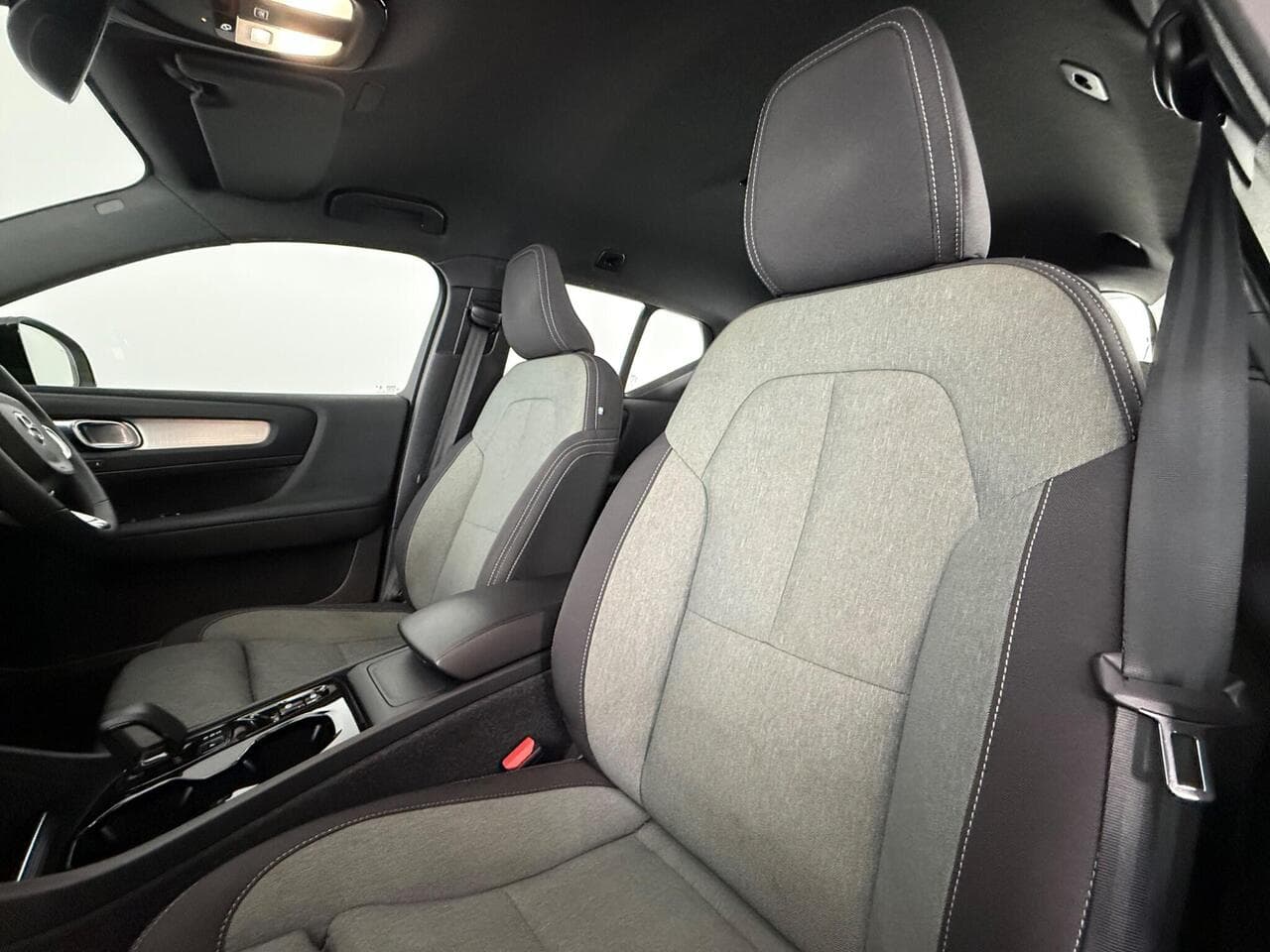 Volvo XC40 thumbnail Seat Front Passenger