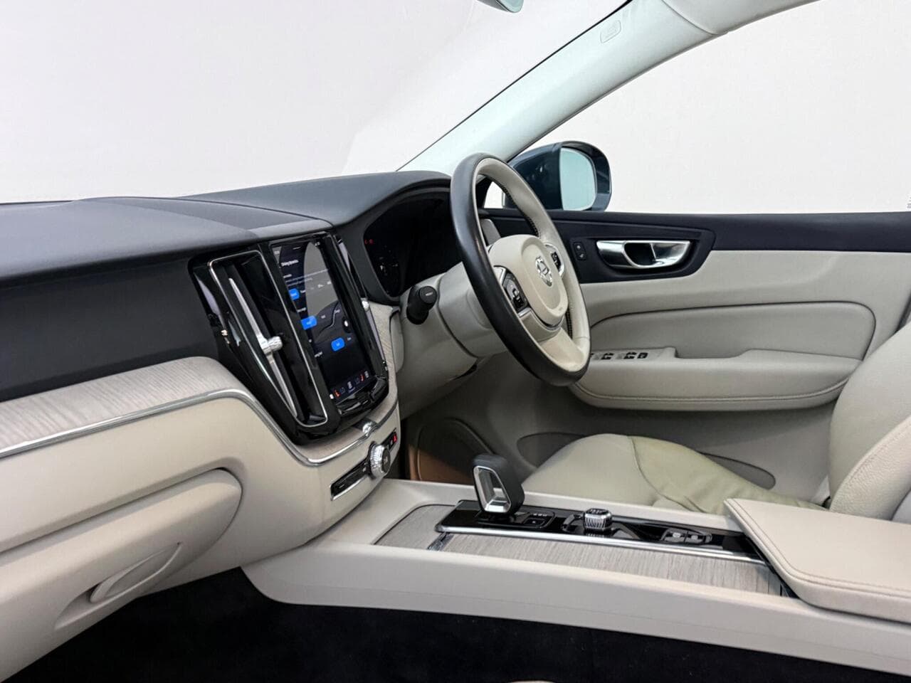 Volvo XC60 thumbnail Interior Front