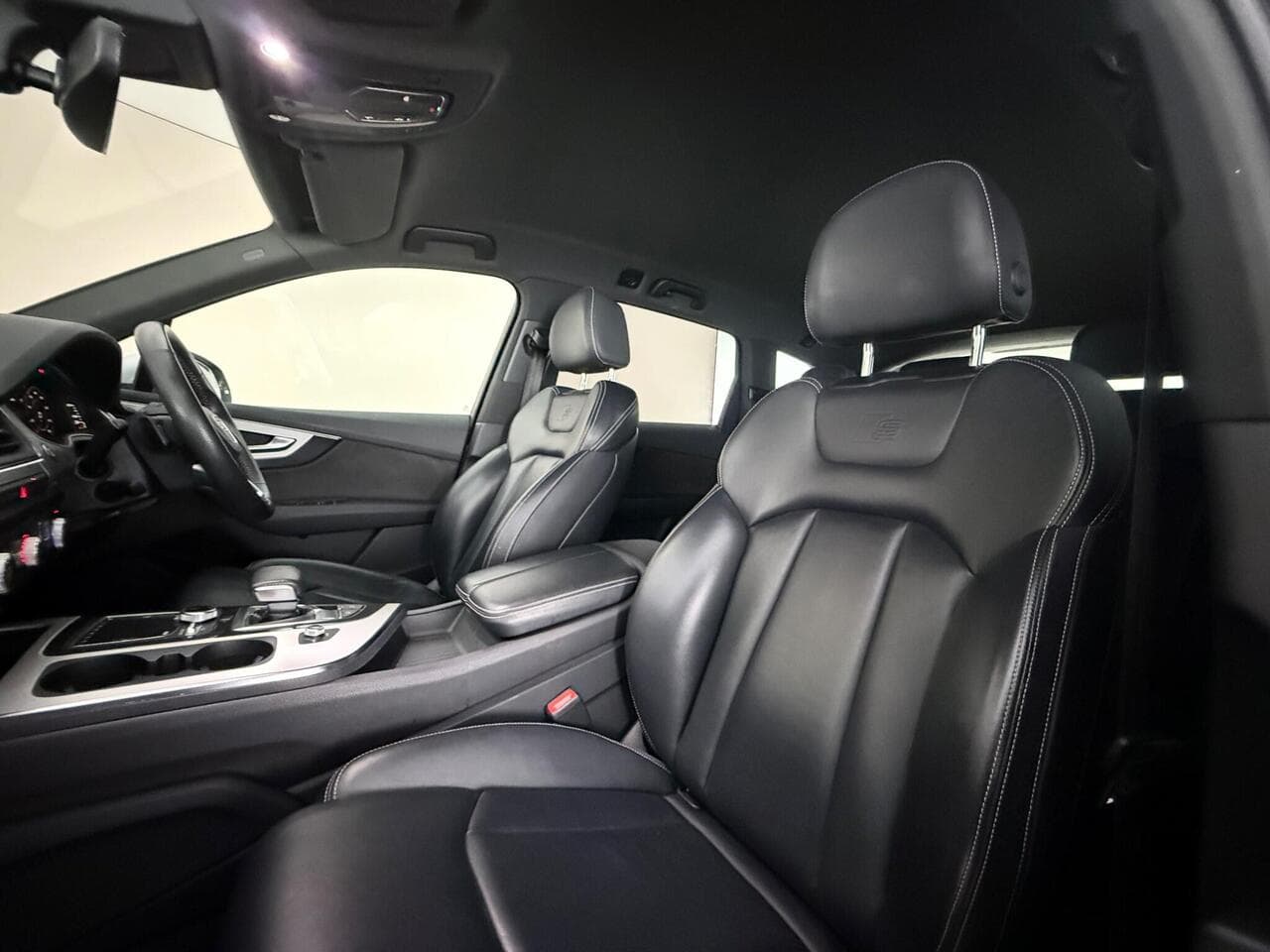 Audi Q7 thumbnail Seat Front Passenger