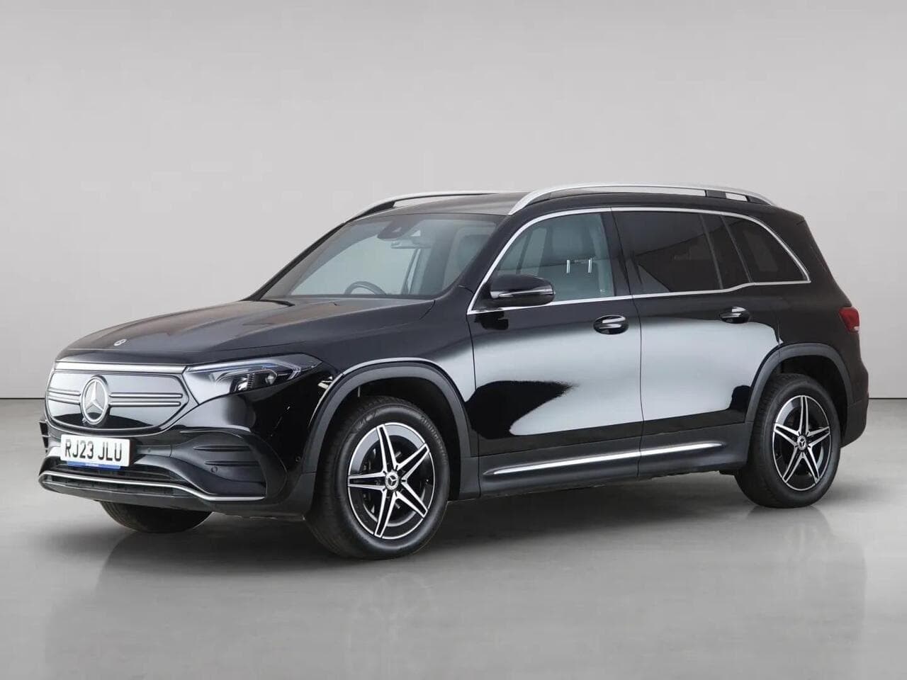 Mercedes-Benz EQB thumbnail Front Left