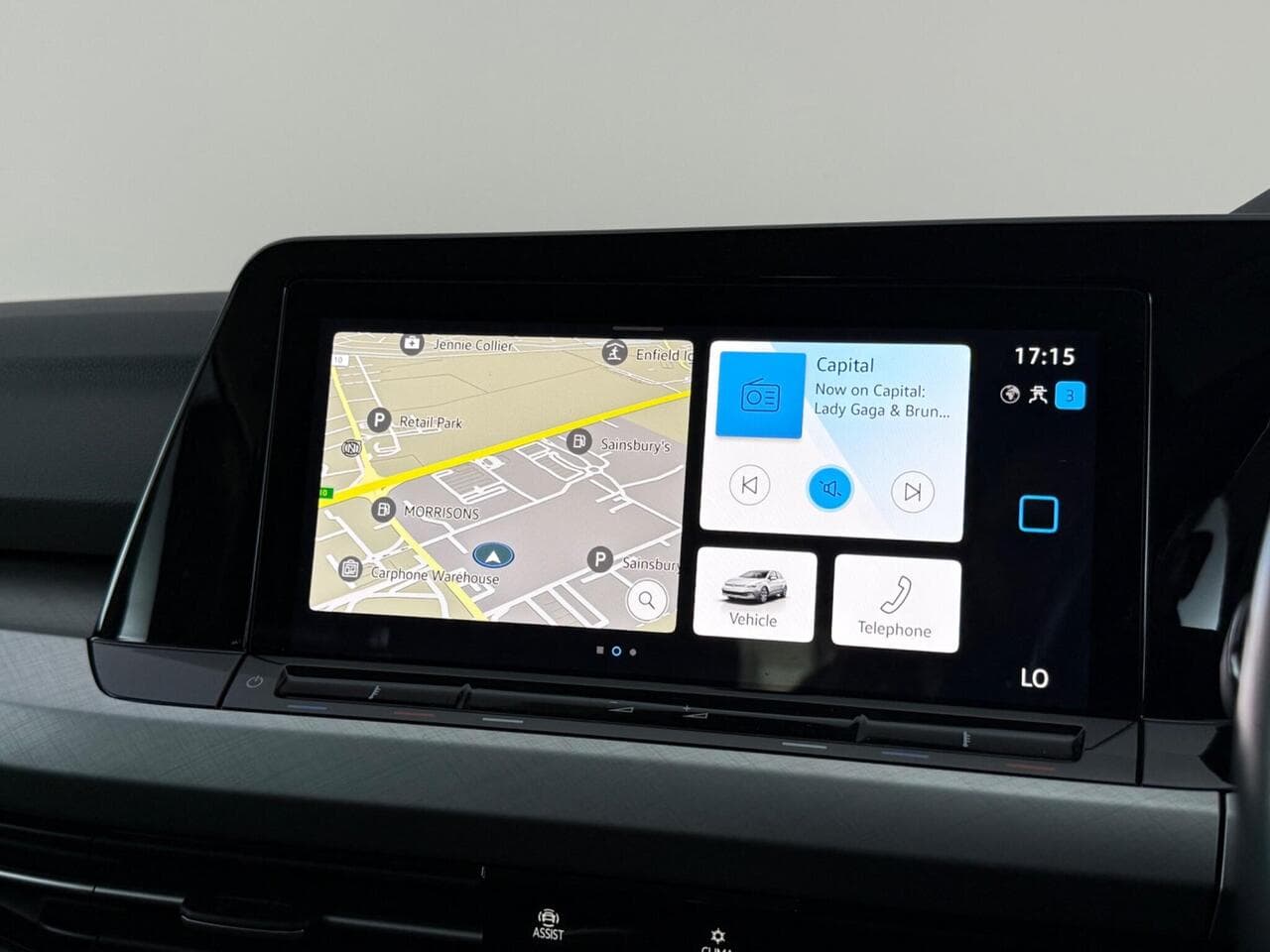 Volkswagen Golf thumbnail Infotainment System