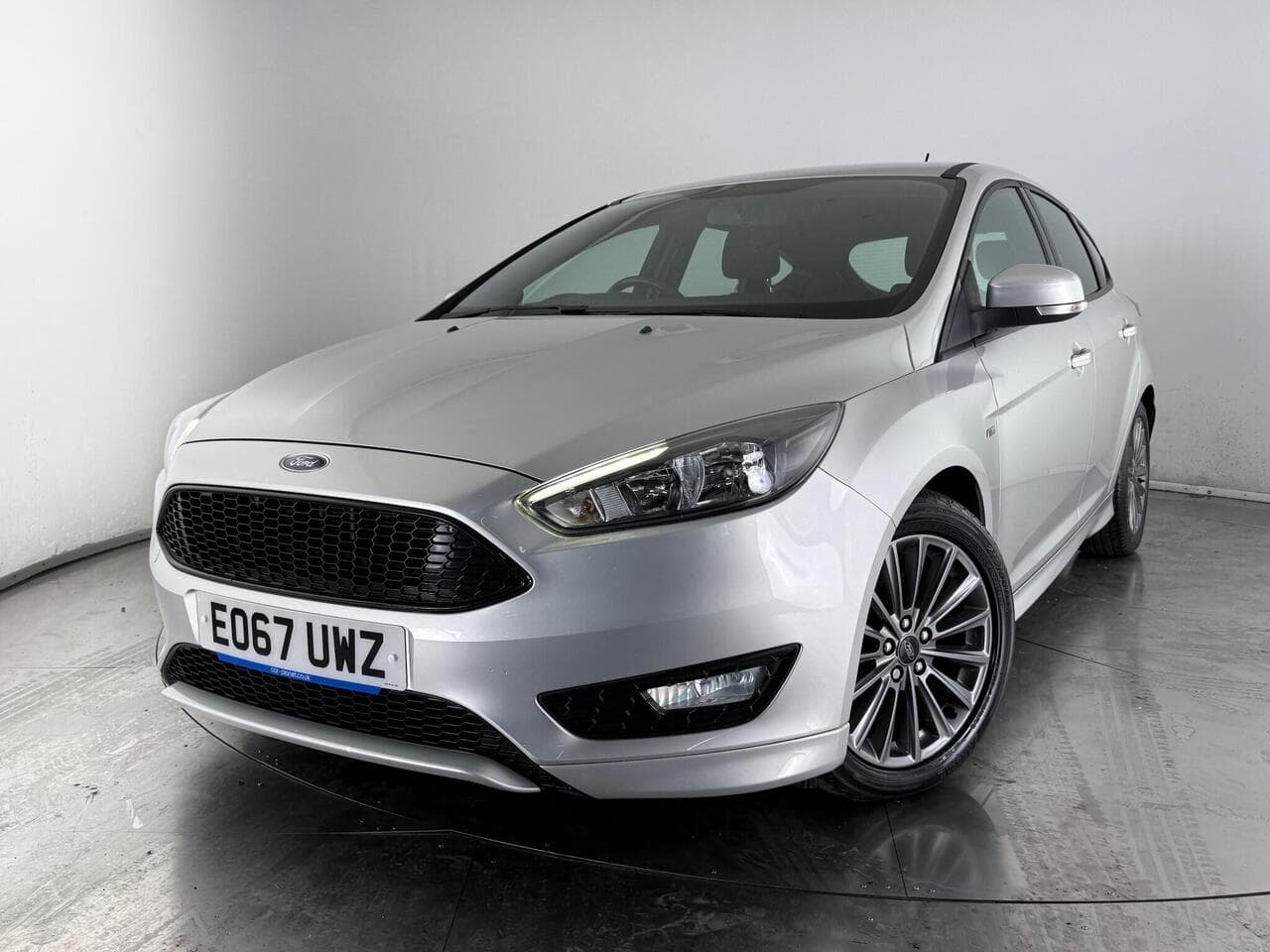 Ford Focus thumbnail Front Left