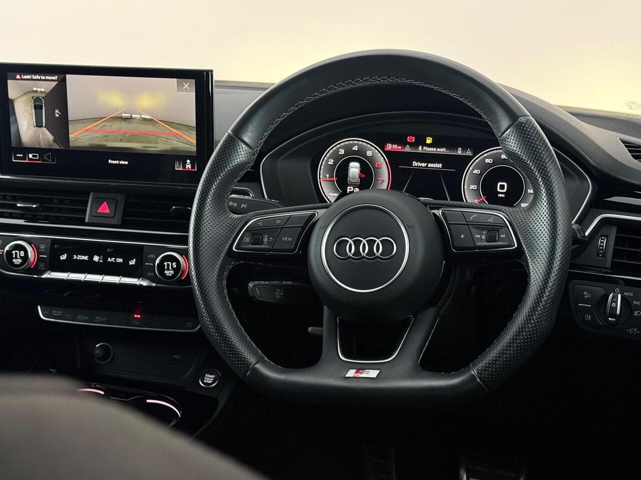 Audi A4 Avant thumbnail Steering Wheel