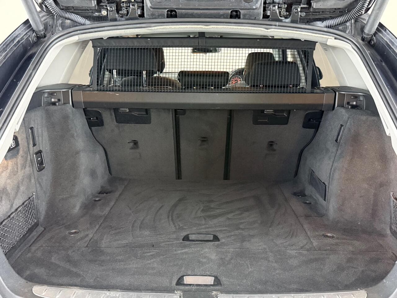 BMW 3 Series thumbnail Boot