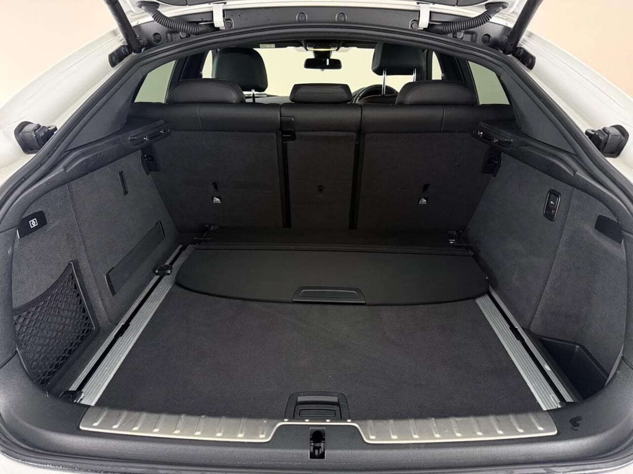 BMW X6 thumbnail Boot