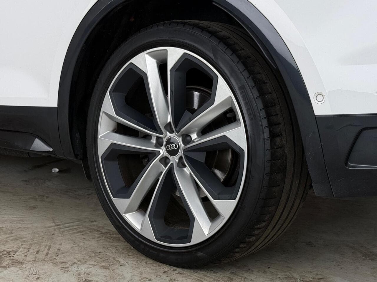 Audi Q5 thumbnail Wheel