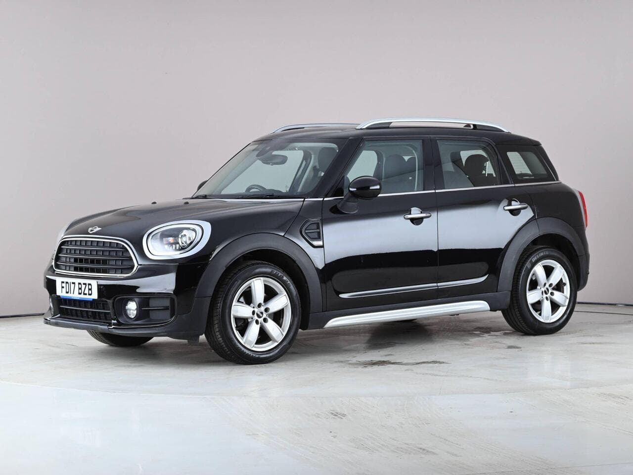 MINI Countryman thumbnail Front Left