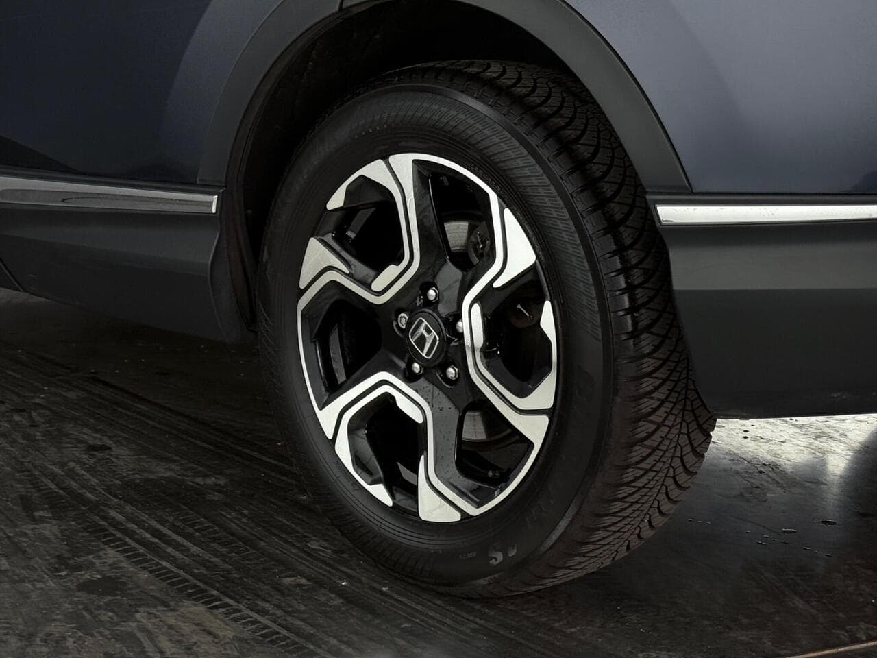 Honda CR-V thumbnail Wheel